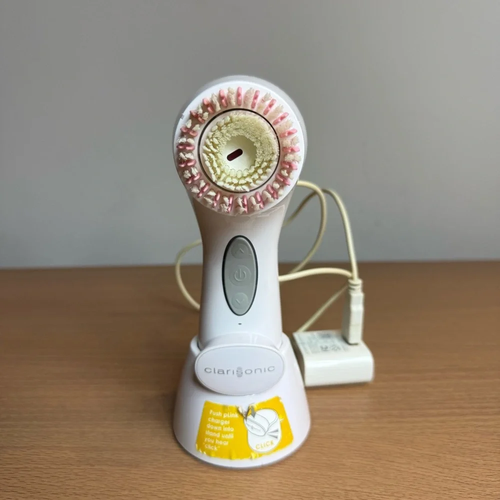 The Clarisonic Aria 3 Speed Facial Cleansing Brush